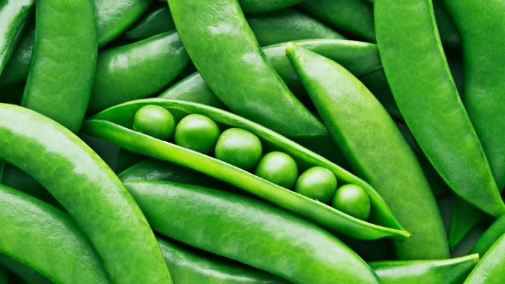 Common but less-hyped vegetables like peas may be equally, if not more beneficial, than well-known superfoods. ©Getty Images